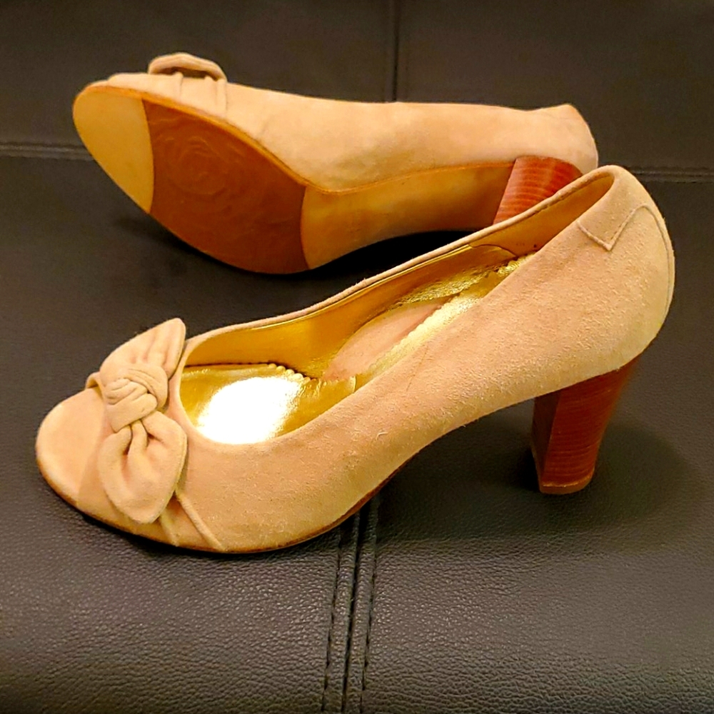 Taryn Rose Suede Pump w/ Bow